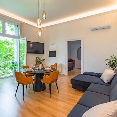 Modern Apartment French Balkony Budapest Exterior foto