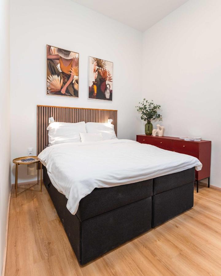 Modern Apartment French Balkony Budapest Exterior foto