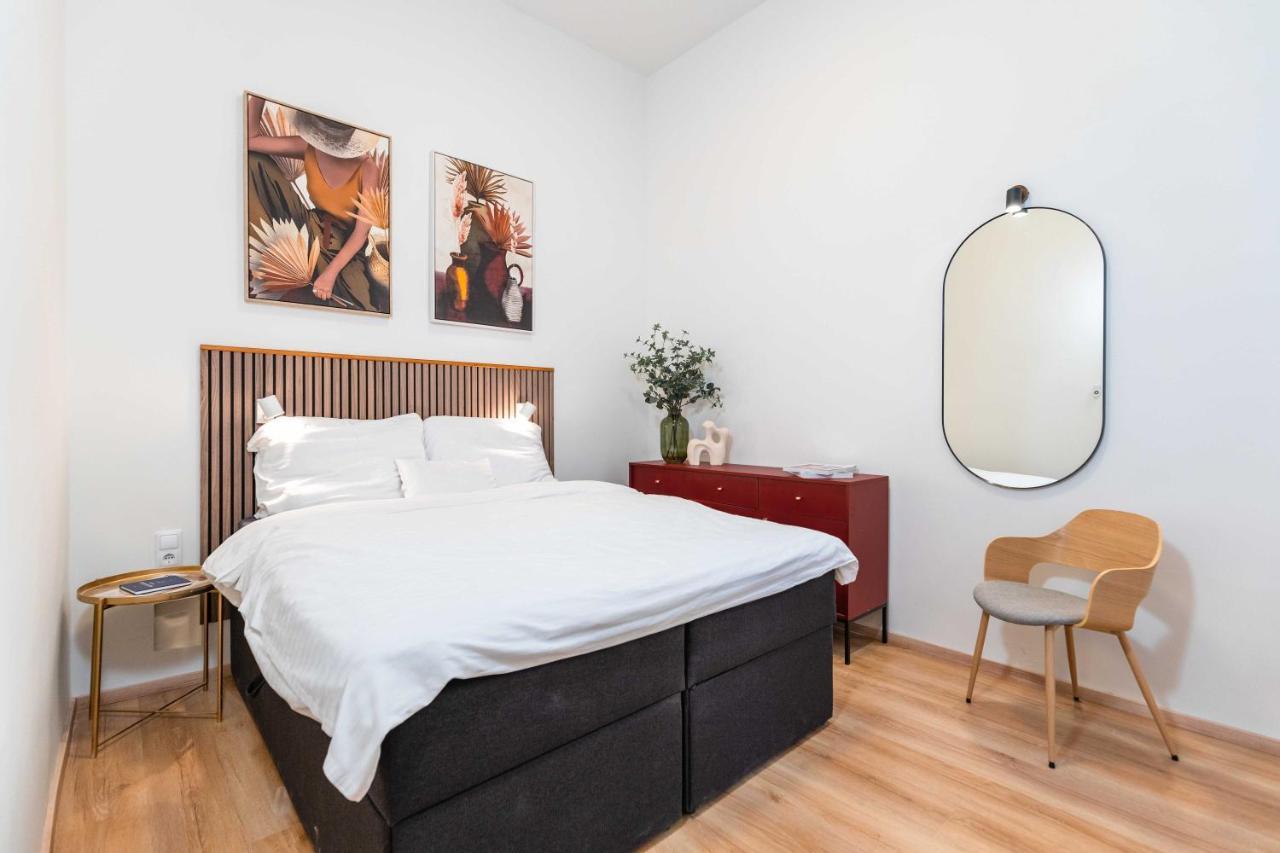 Modern Apartment French Balkony Budapest Exterior foto