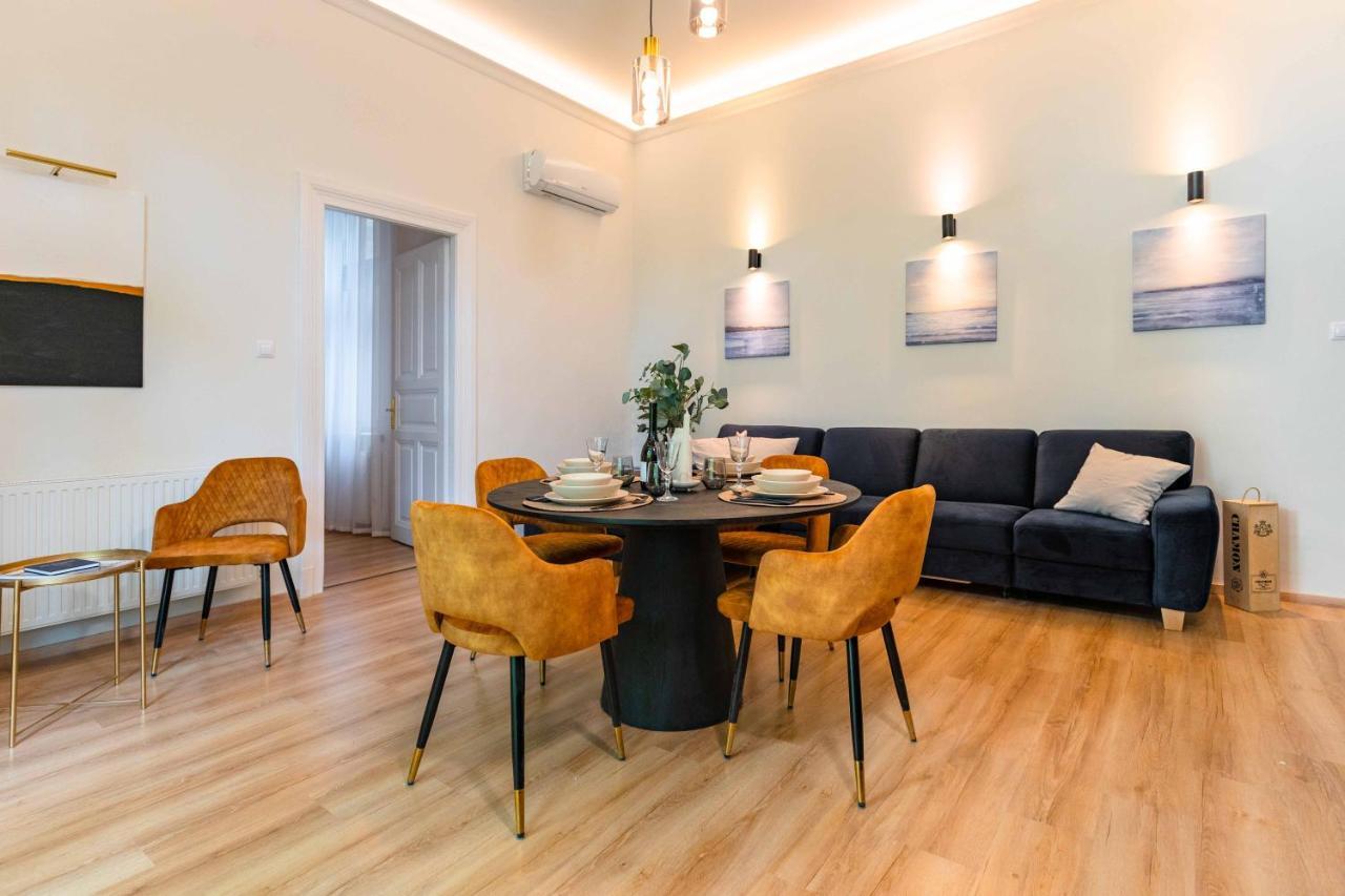 Modern Apartment French Balkony Budapest Exterior foto