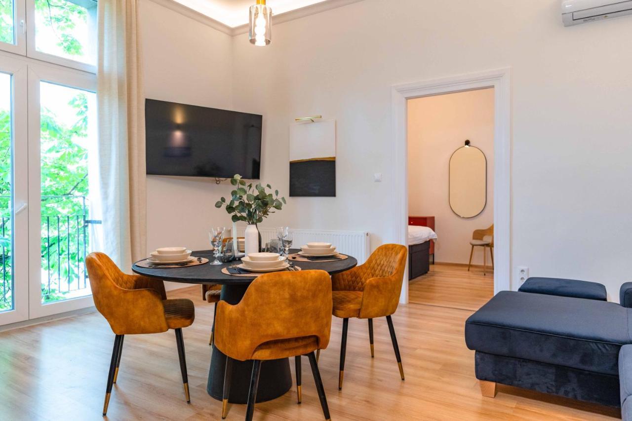Modern Apartment French Balkony Budapest Exterior foto